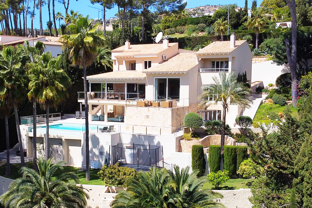 Luxury villa in first line to Son Vida golf course